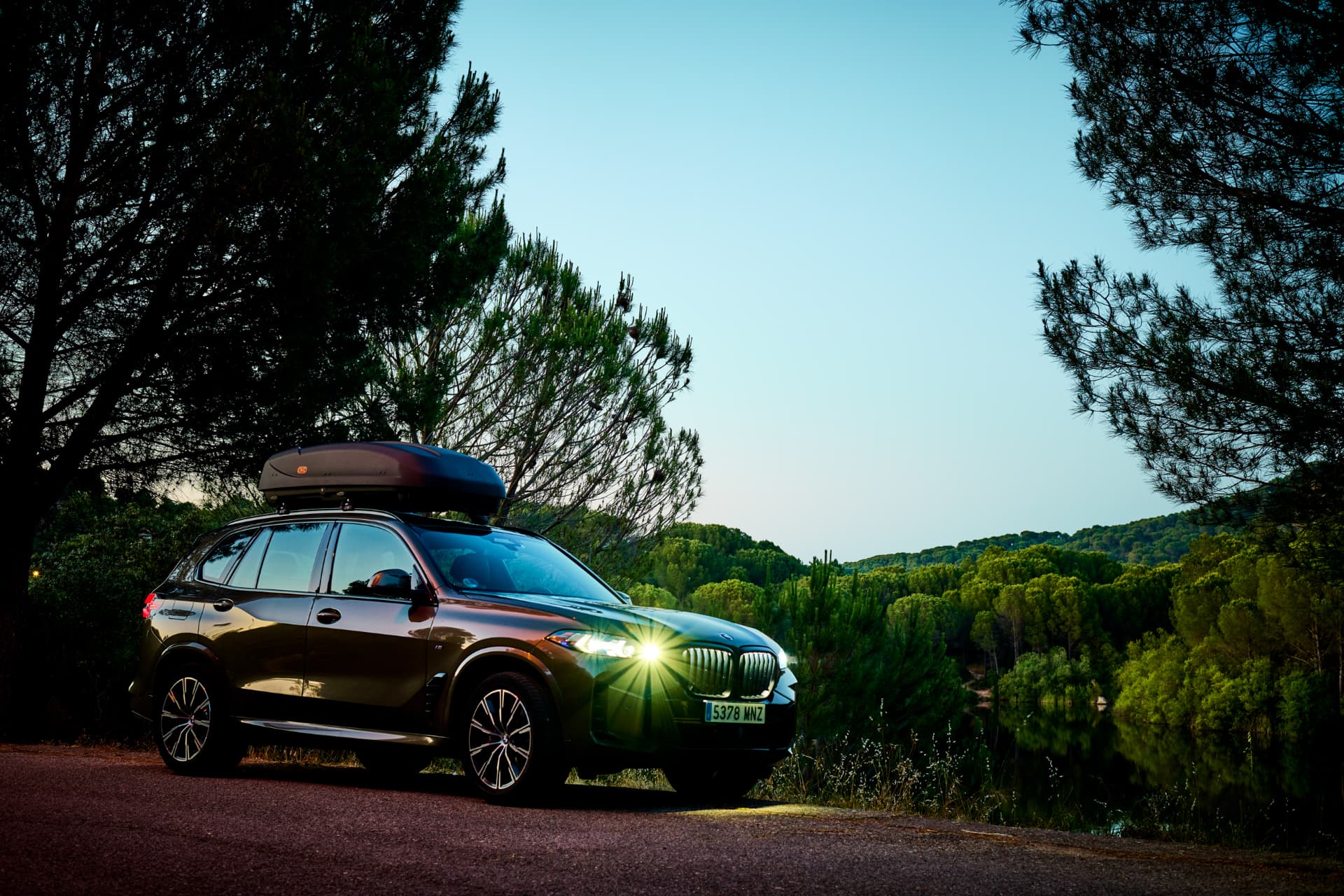 Evening getaway — 470NT loaded and ready