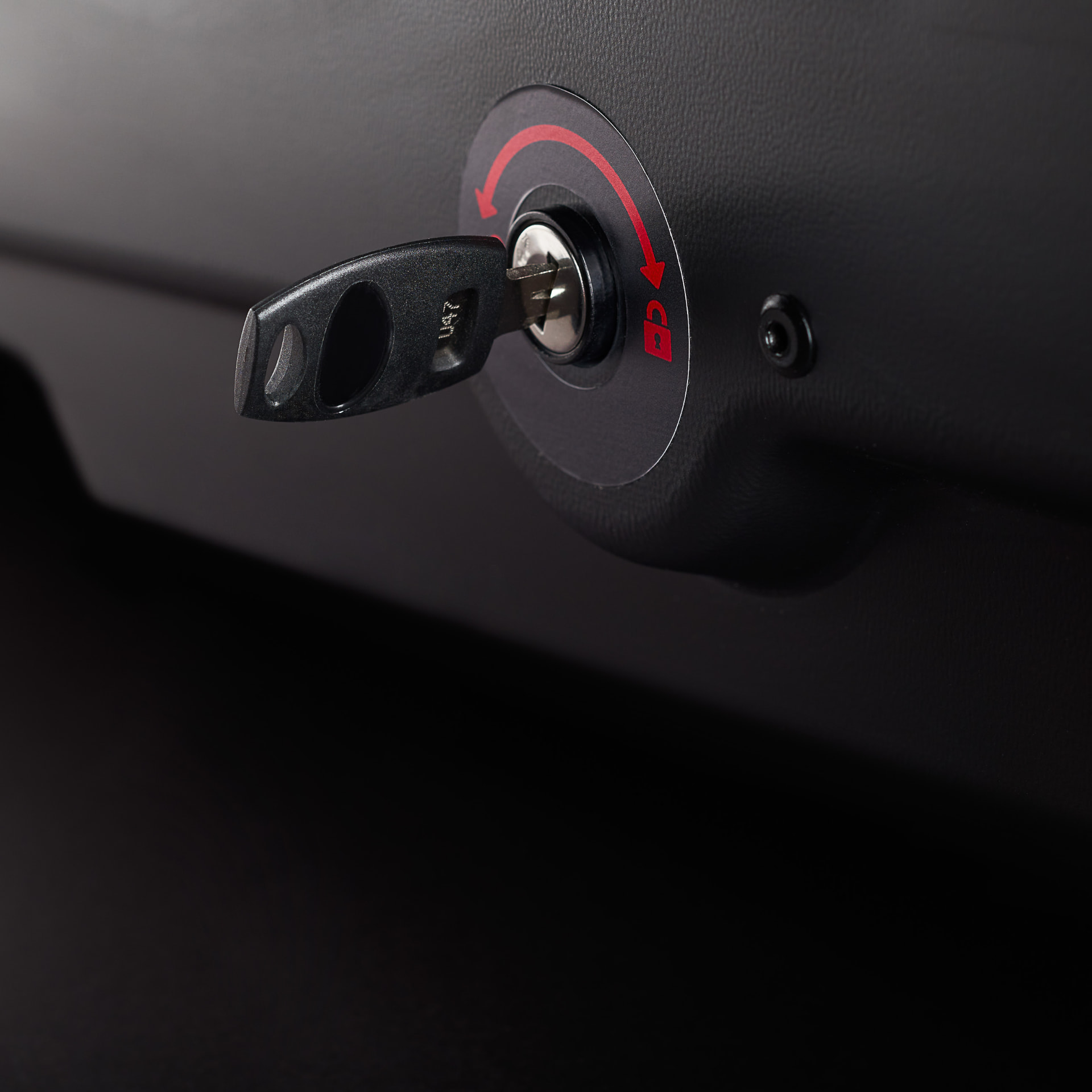 Three-point central locking with key
